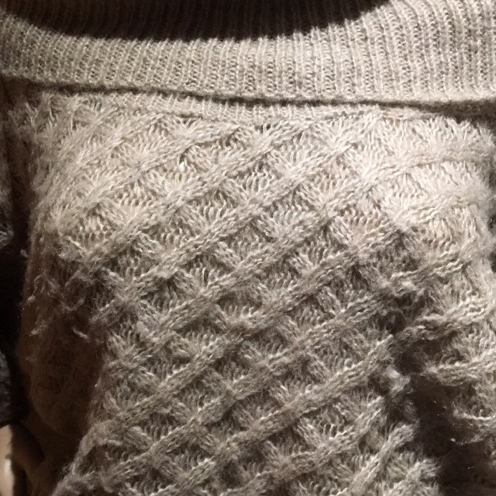 Sweater - Picture 2 of 5